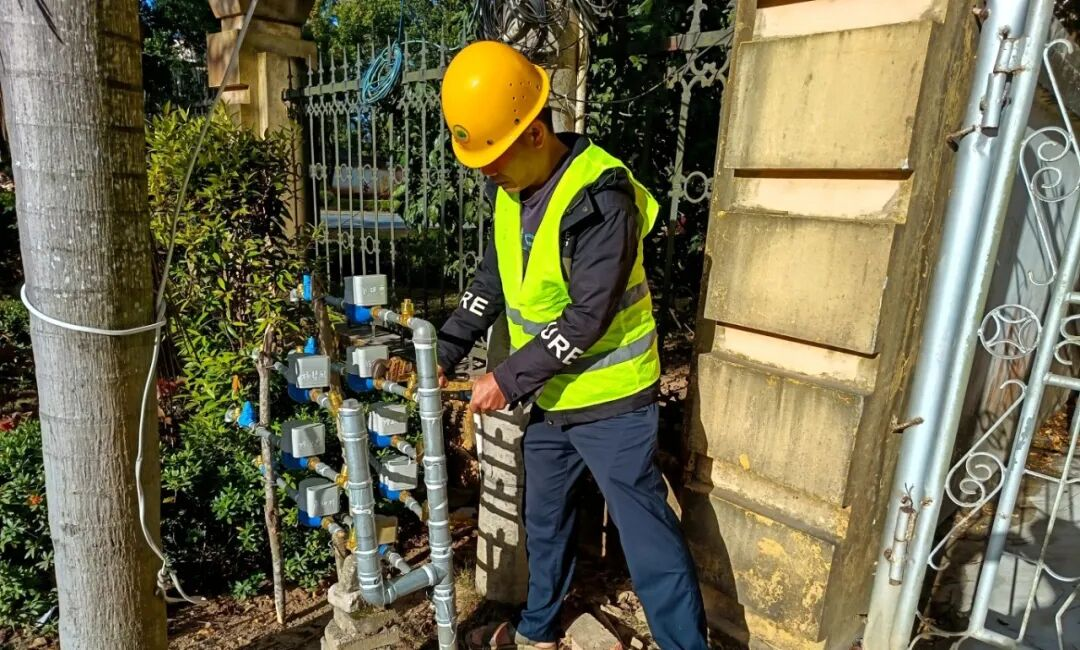 三亞六盤村春節(jié)前實(shí)現(xiàn)“抄表到戶”  讓村民用上“明白水”